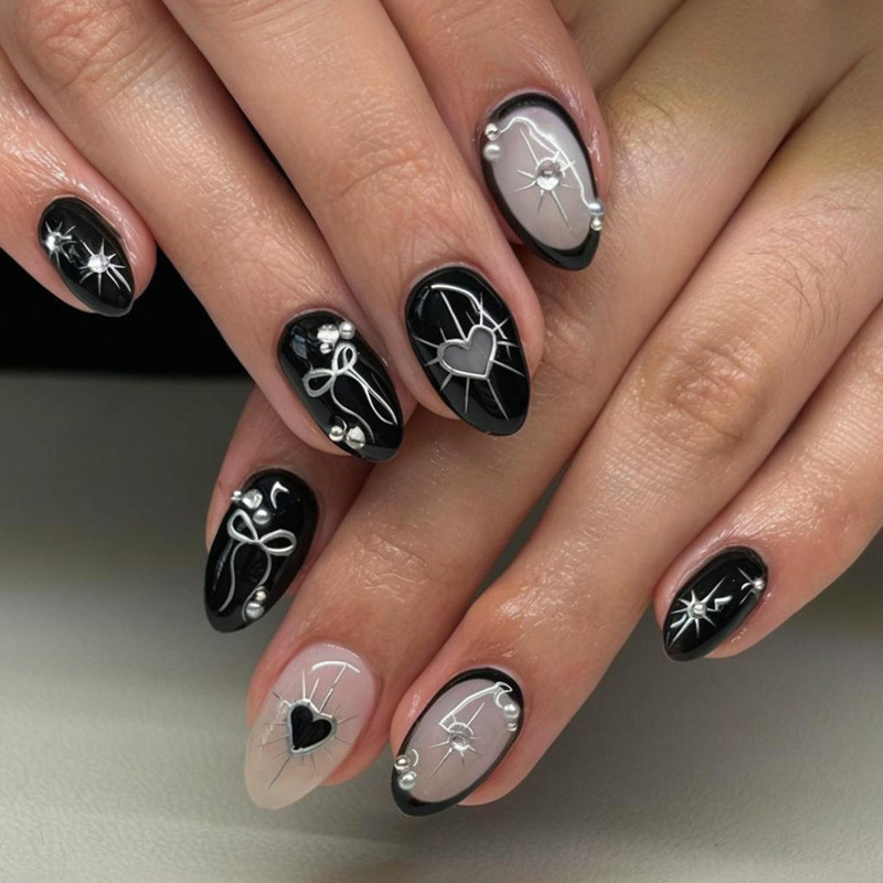 Gothic Dark Black Style Wearable Nails with Bowknot and Heart Fake Nail Stickers, 24-Piece Set Gothic Dark Black Style Wearable Nails with Bowknot and Heart Fake Nail Stickers, 24-Piece Set