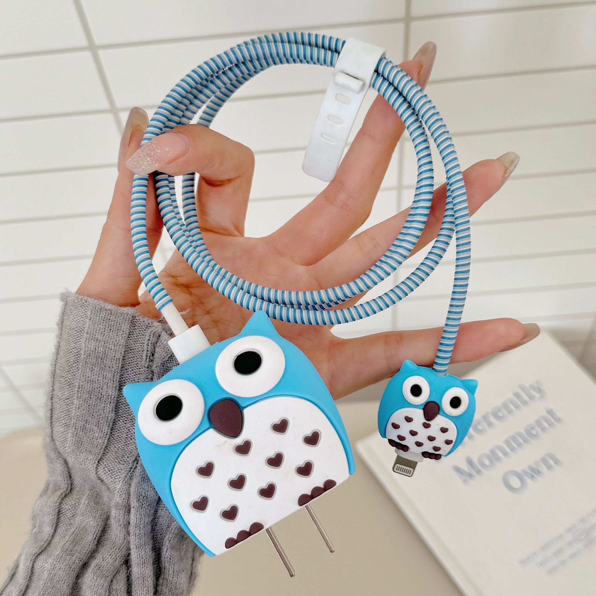 2023 nuevo cargador de dibujos animados cubierta protectora adecuada para Apple carga rápida cabeza 18/20W estándar europeo estándar americano aplicable