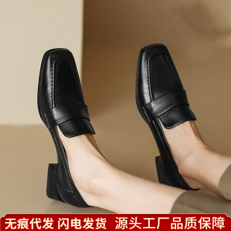 여성용 로퍼 플랫 슈즈 영국 스타일 가죽 신발 2026년 신상 공장 여성화 블랙 정장용 부드러운 밑창 다용도 싱글 슈즈