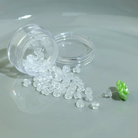 耳钉;耳环;耳夹