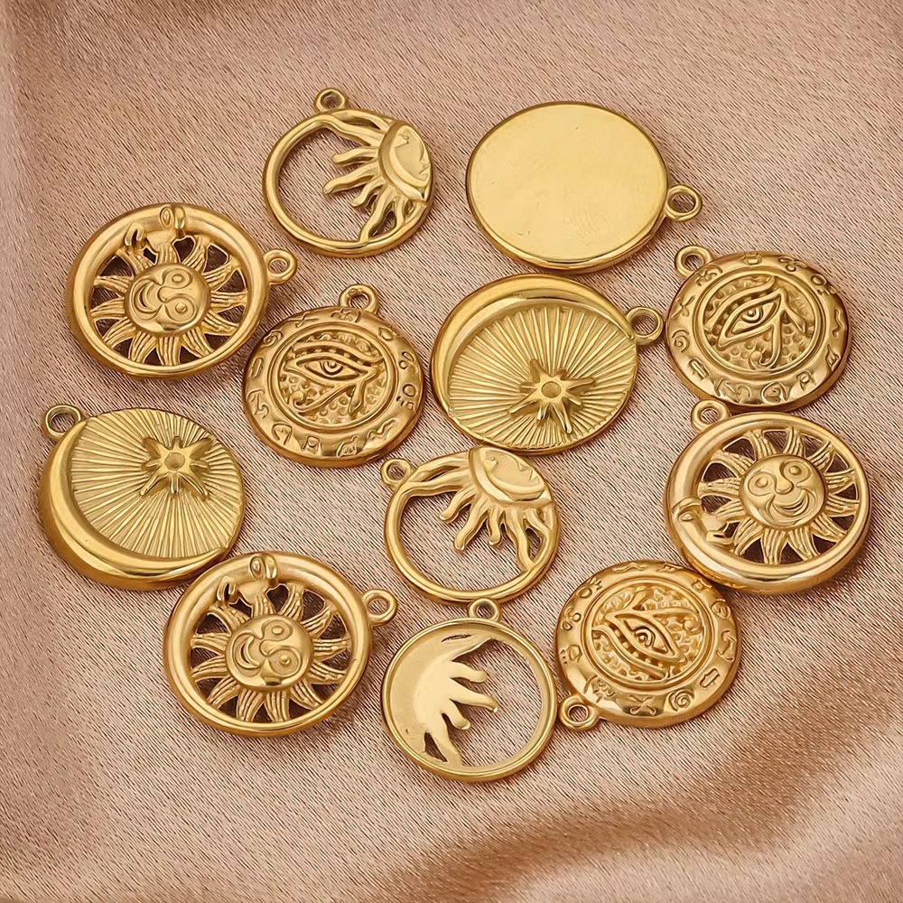 304 Stainless Steel Material Sun, Devil's Eye Pattern 5 PCS/Package 304 Stainless Steel Sun Devil's Eye Pendant