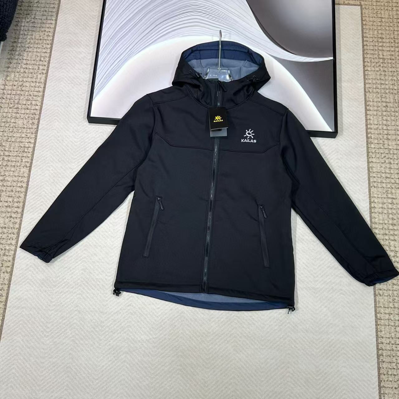 Veste softshell à capuche brodée kaila pour couple extérieur_voghion.com