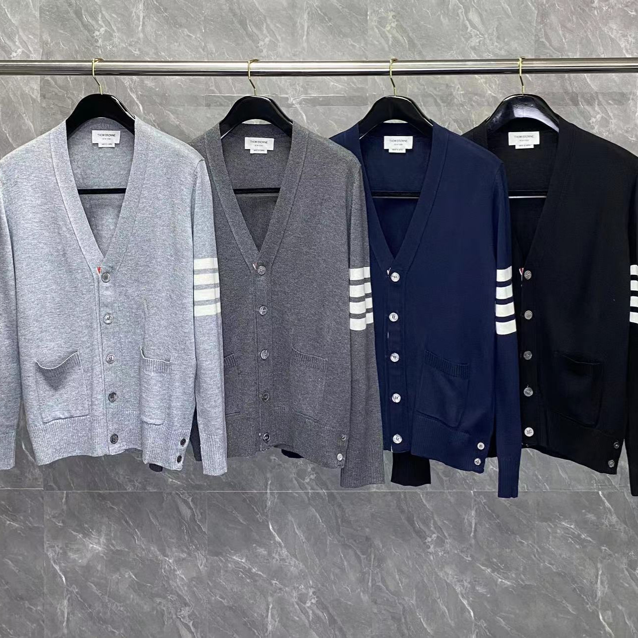 [팩토리 아울렛] 새로운 TB 천장 캐주얼 클래식 조커 4 스트라이프 양모 가디건 유니섹스