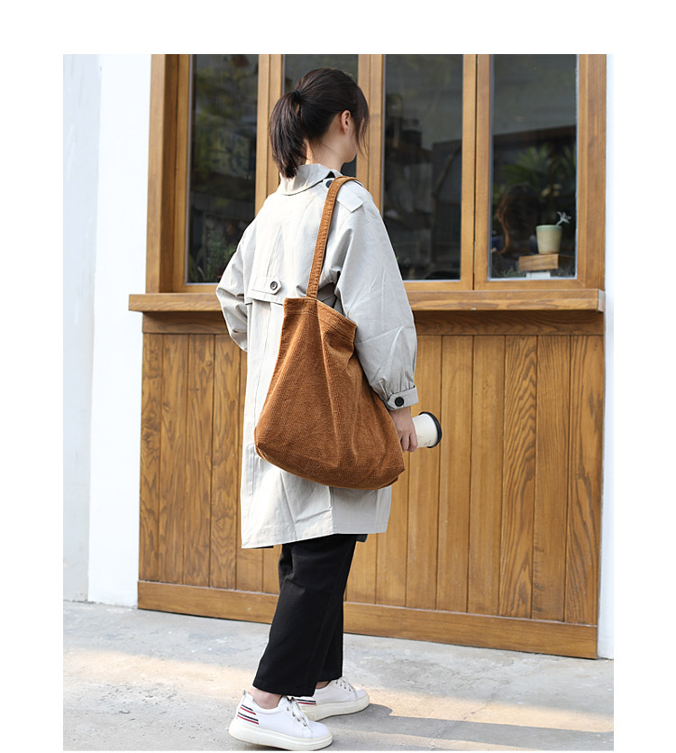 Women's Large Corduroy Solid Color Streetwear Open Tote Bag display picture 4