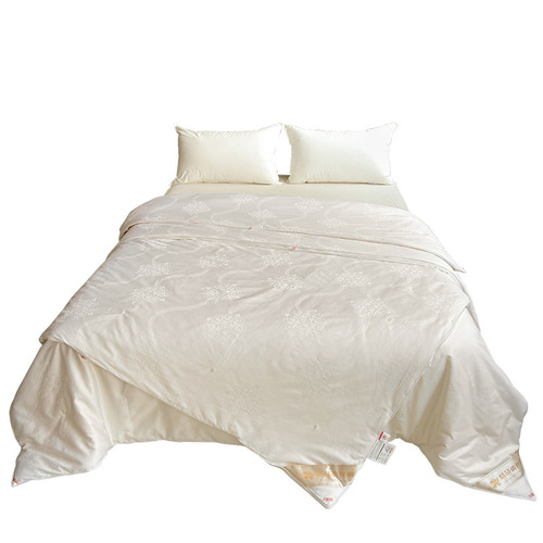 New cotton jacquard mulberry silk quilt universal for all seasons double palace cocoon mother-in-law quilt thickened silk quilt quilt core wholesale