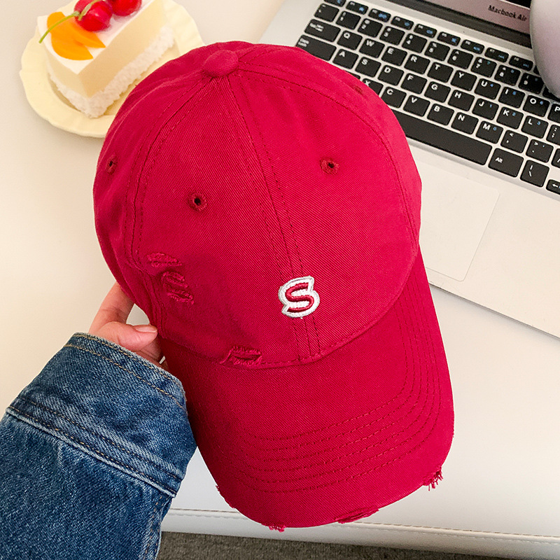 Sombreros de béisbol bordados de letras mujeres 2025 primavera y verano nuevo sombrero universal sombrero coreano de ala ancha muestra cara gorra de lengua de pato