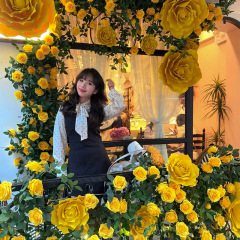 模造花藤黄色バラカード造景花装飾ネット紅滝ネット赤写真暖かい黄色バラ花藤