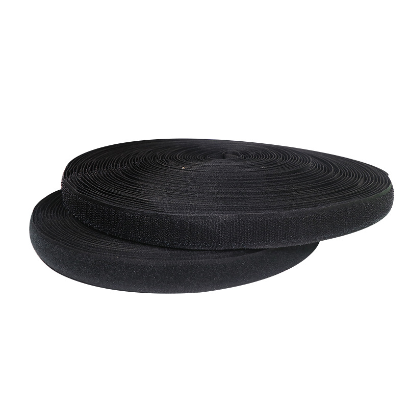 Cinta autoadhesiva de gancho y bucle de poliéster en stock para bolsas, pantallas, puertas y cortinas, disponible en varios colores.