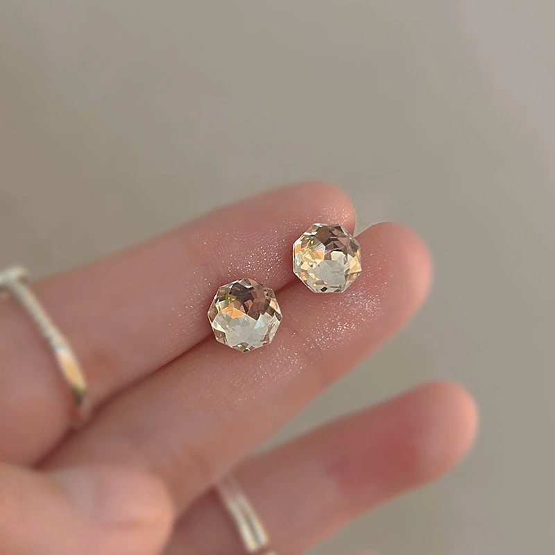 Серьги, ушные клипсы, стиль лёгкой роскоши, стиль высокого качества
