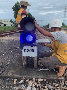 Railway signal low two-display signal machine LED disc