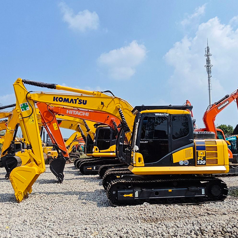 Excavadora de segunda mano seleccionada Komatsu Japón gancho de tamaño medio PC130 venta a bajo precio buen rendimiento estable