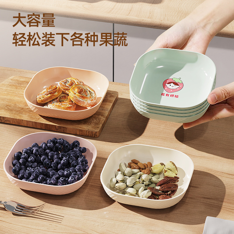 果物の女の子が骨皿を吐く食品級家庭用食卓のゴミ皿がかわいいお菓子の軽食に皿をつけた|undefined