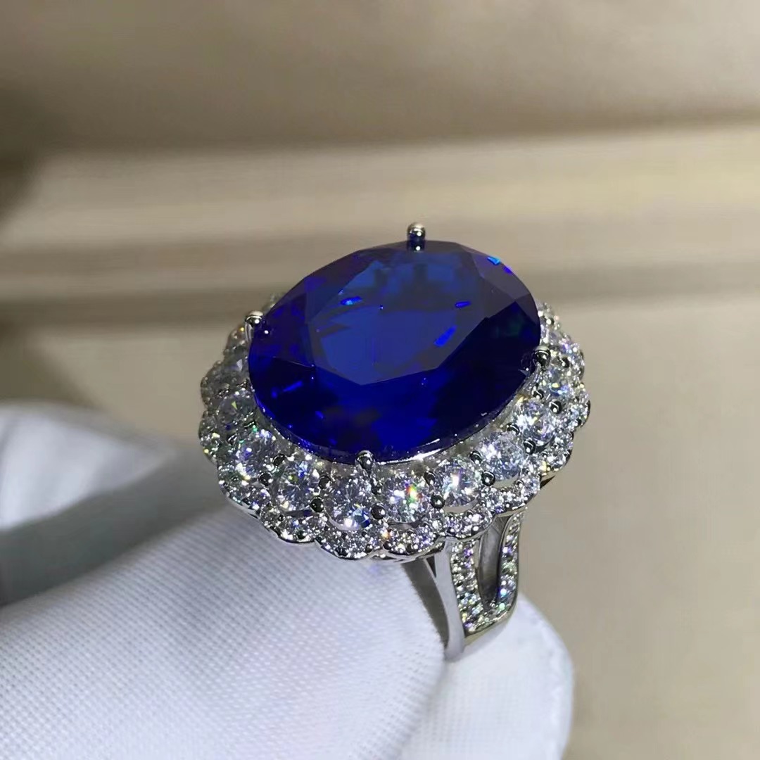 S925 plateado de cinco capas de espesor de platino con incrustaciones sintéticas de 15 quilates Rey zafiro anillo transfronterizo transmisión en vivo exclusivo