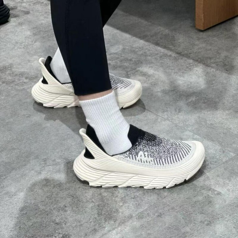 Cross-Border Style Putian Shoes Hoka Spring and Summer Mesh Slip-On Running Shoes Men's Casual Sports Shoes Women's Knitted Breathable Shoes Cross-Border Style Putian Shoes Hoka Spring and Summer Mesh Slip-On Running Shoes Men's Casual Sports Shoes Women's Knitted Breathable Shoes