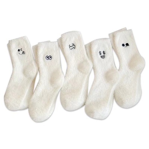 White socks for women in autumn and winter mid-calf socks cute Japanese ins trendy mink velvet thickened warm furry stockings