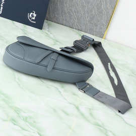 D奥男士单肩包爆款背包马鞍肩背包斜挎包图片实拍