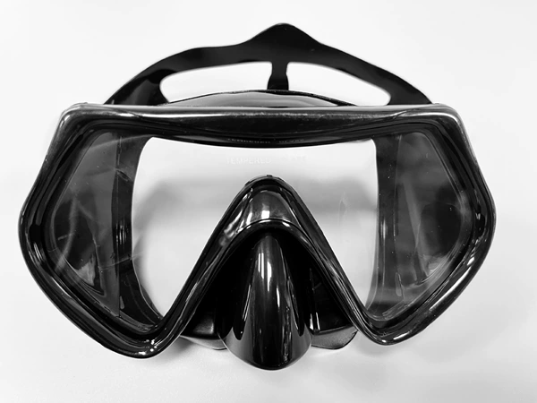 1526 All Black PVC Mask