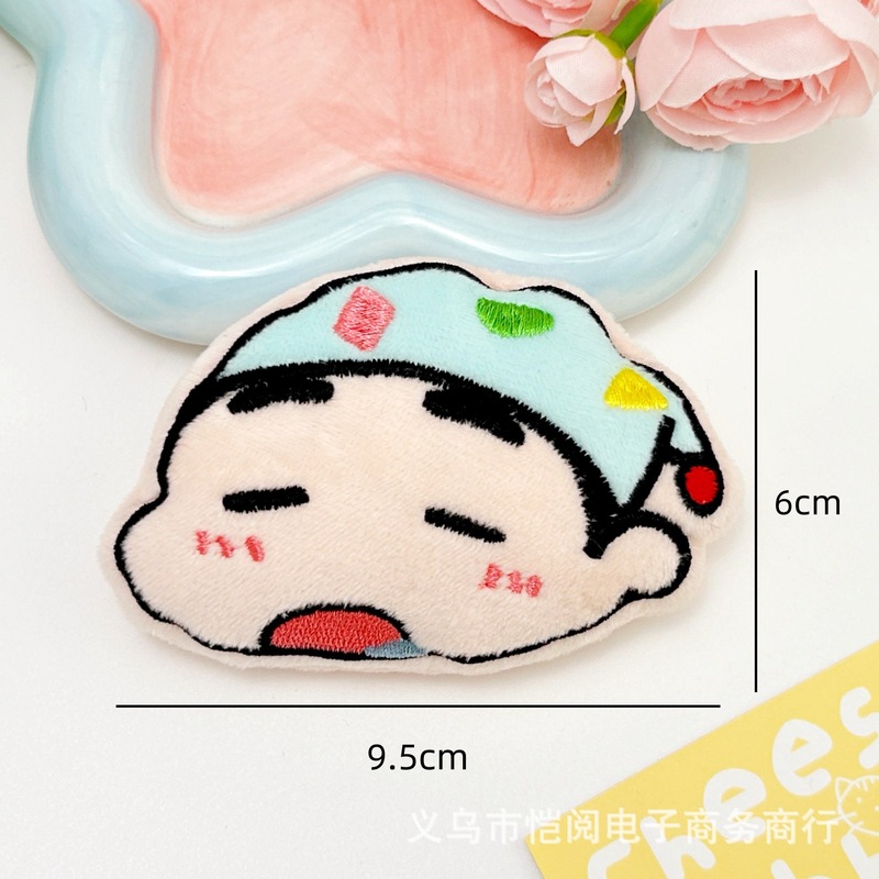 日系卡通蜡笔小新吱吱叫挂件可爱菠萝草莓小新胸针diy鞋帽服饰辅|undefined