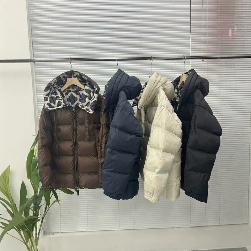 25Ss Italian-Style Minimalist Short Autumn and Winter Hooded Women's Elegant down Jacket, Thickened Reversible Duck down Coat for Cold Protection 25Ss Italian-Style Minimalist Short Autumn and Winter Hooded Women's Elegant down Jacket, Thickened Reversible Duck down Coat for Cold Protection