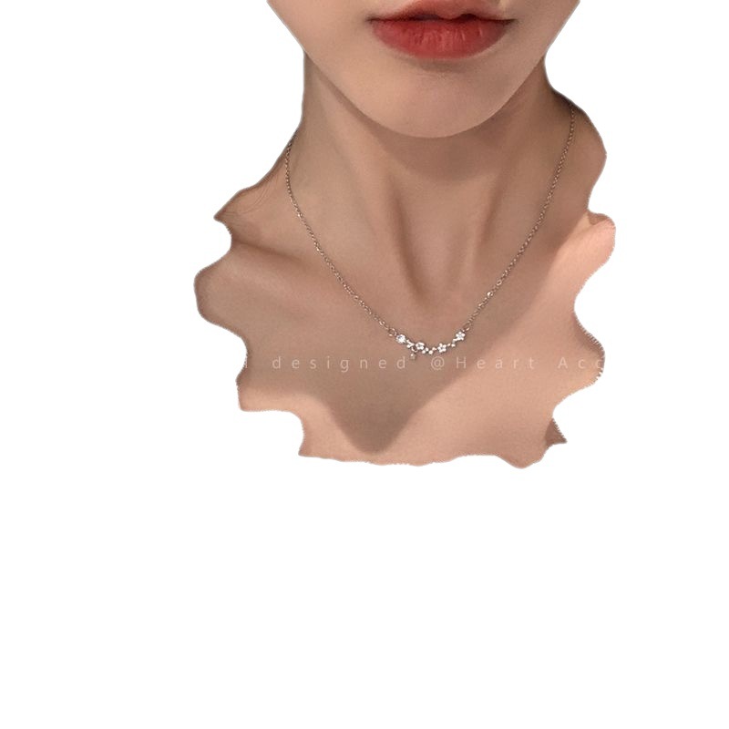 Exquisito collar estrella diseño de nicho femenino Cadena de clavícula de alto grado ins accesorios simples de estilo frío