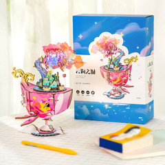 If you love DIY, you can make this creative and unique clockwork music box with a Ferris wheel theme, which is perfect as a gift for your girlfriend.