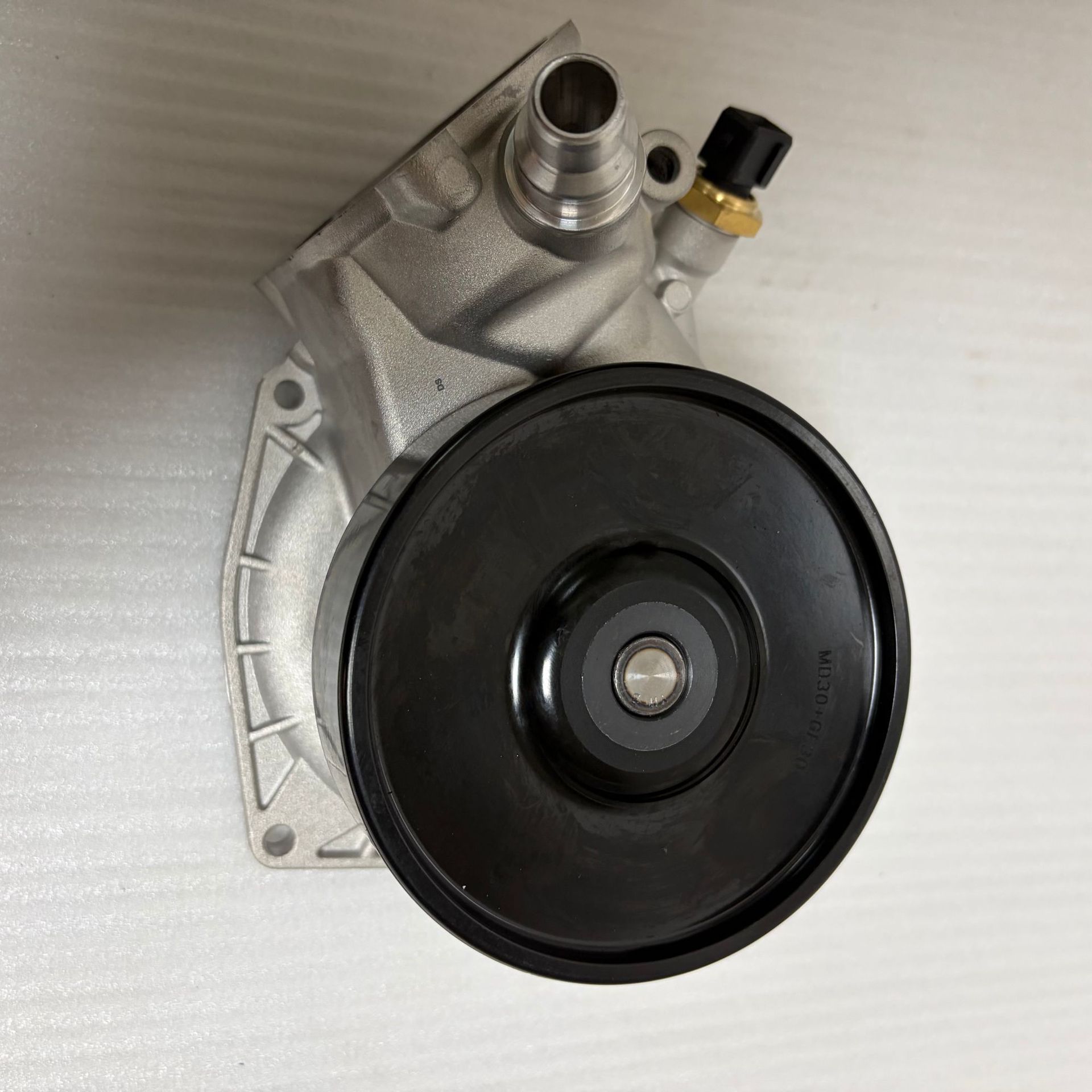 Suitable for Bmw Water Pump 11517548263 11517548264