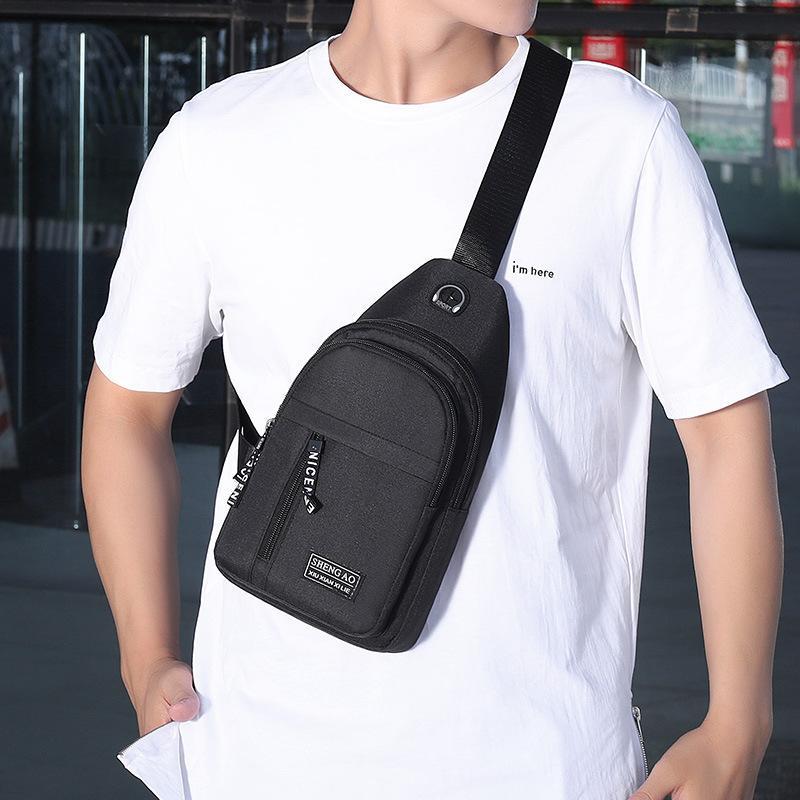 [Take sample package] Men's fashion business large capacity chest bag casual headphones crossbody bag shoulder bag wholesale