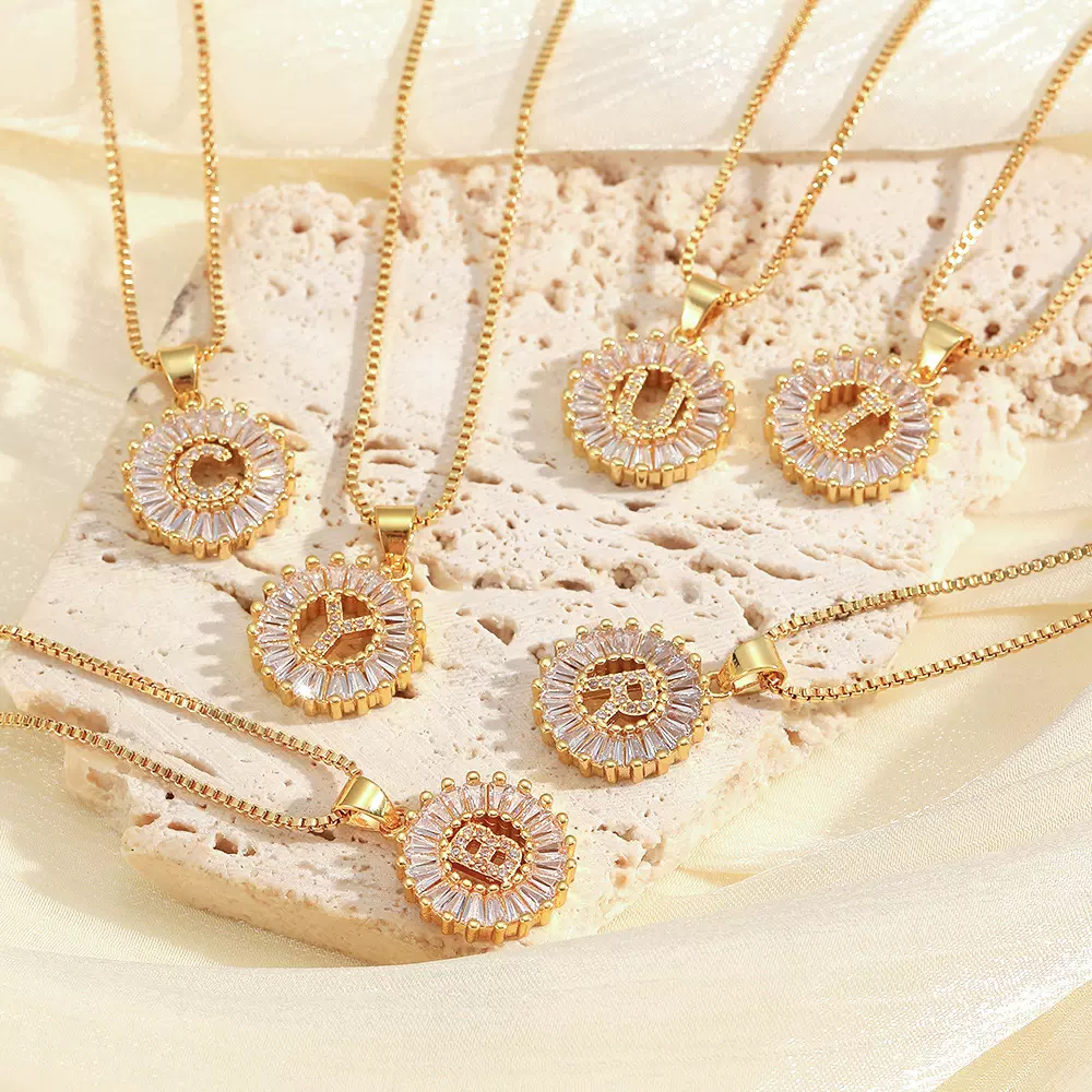 亚马逊热销26英文字母吊坠高级感小众镀金项链配饰女毛衣项链批发