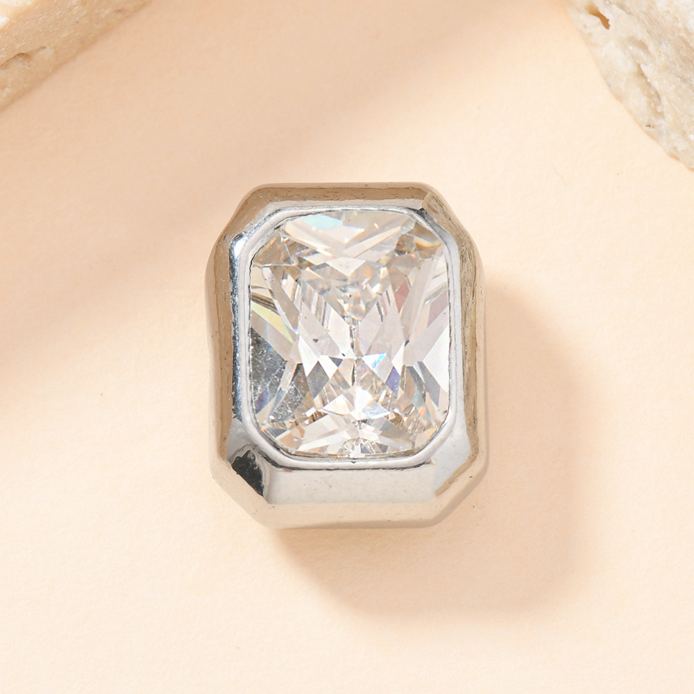 DZ585 - Acero (perforación blanca)