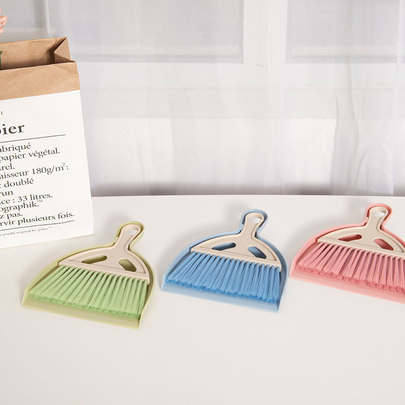 Mini desktop broom dustpan set car broom broom hair garbage shovel small sweeping broom keyboard brush