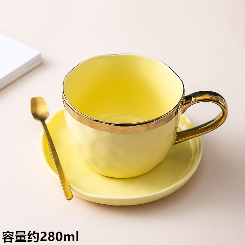 Tazas de café de lujo nordico dorado platos con cuchara estilo tazas de cerámica de té de la tarde para hombres y mujeres tazas de oficina tazas de agua