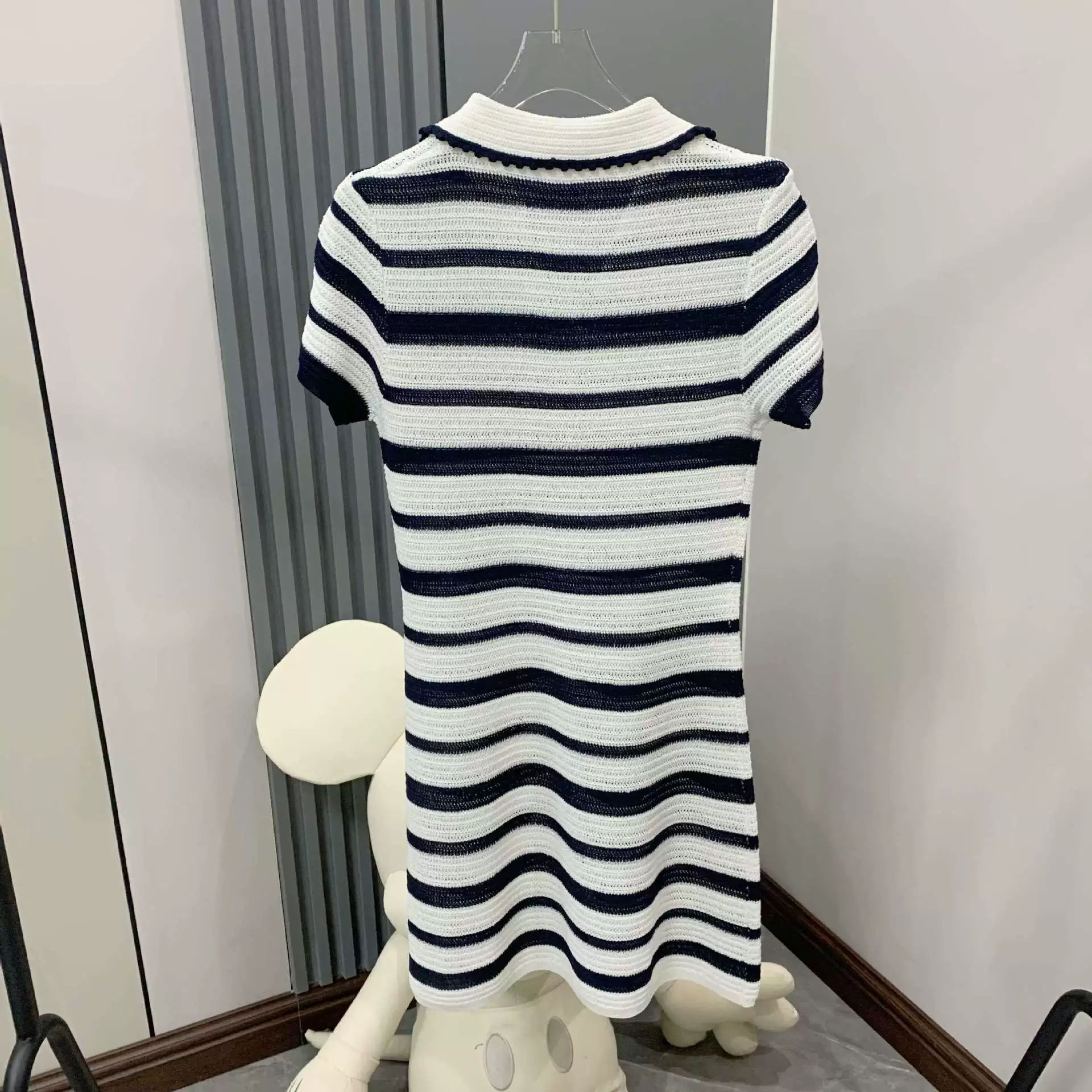 THOM BRASSY 9396 Мяо ажурное платье облегающее с короткими рукавами