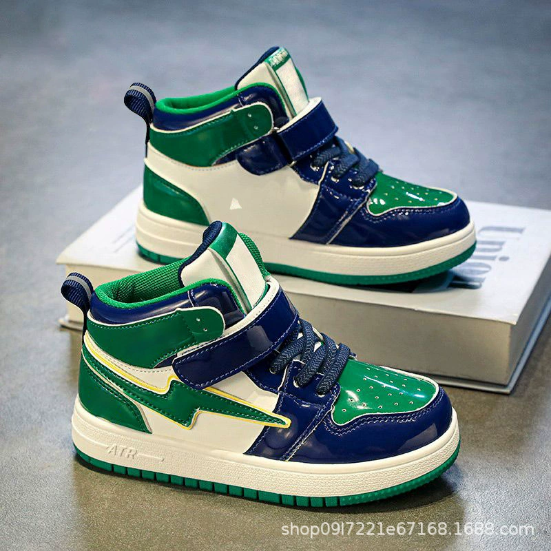 Обувь для мальчиков весна и осень 2024, новая детская спортивная обувь, модные кроссовки из дышащей кожи для девочек, модные и легкие.