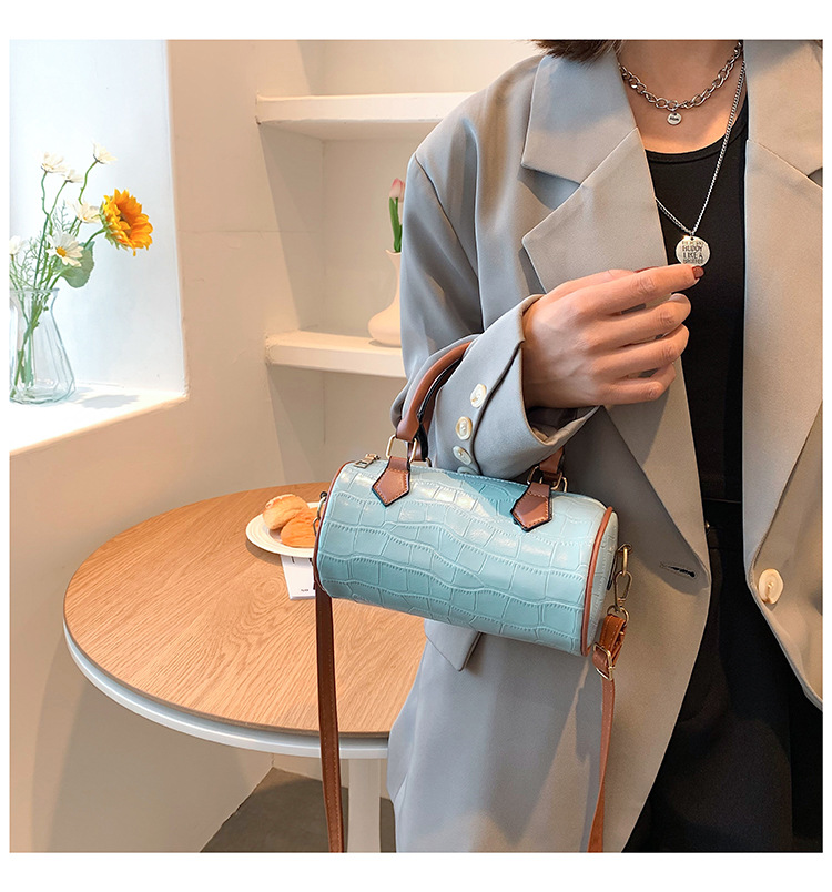 High Quality Bag 2022 New Trendy Japanese And Korean Fashion Color Contrast Shoulder Messenger Bag Simple Round Bag Portable Women's Bag display picture 11