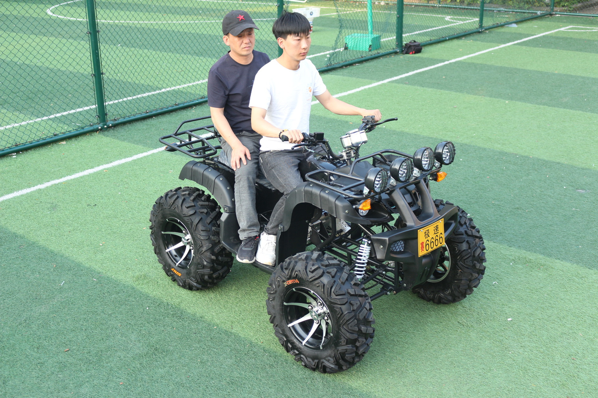 Amazon explotó a prueba de choques gran toro vehículo de playa al aire libre cuatro ruedas motocicleta ATV todo terreno vehículo de playa