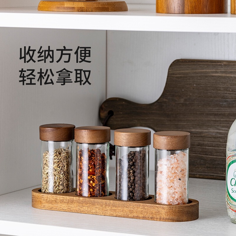 アマゾンアカシアの木の蓋のガラスの調味料の瓶は台の4セットの台所の調味料の缶を持っています。|undefined