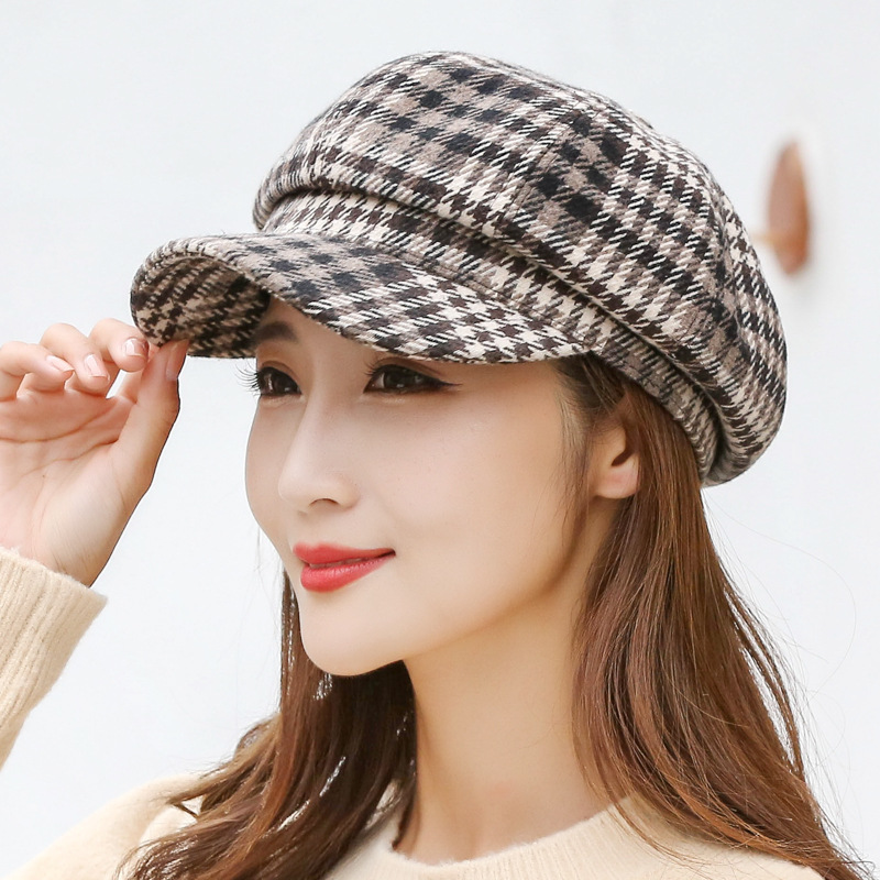 작은 다크 브라운