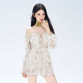 少女蕾丝碎花裙式泳衣女长袖防晒一字肩性感甜美遮肚纯欲度假泳装