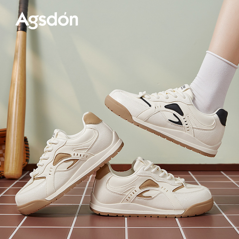 Zapatos blancos de fondo grueso para mujeres 2025 nuevos zapatos de entrenamiento de invierno gigantescos y zapatos de skate casuales de lana