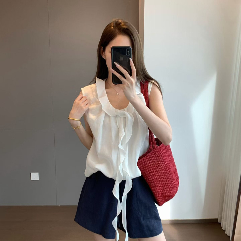 White Moonlight Tencel Ramie Dry and Lightweight Loose Fit Ruffled Round Neck Sleeveless Blouse with Ribbon A4039S