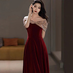 敬酒服新娘春秋酒红色一字肩高定晚礼服女结婚回门法式订婚连衣裙