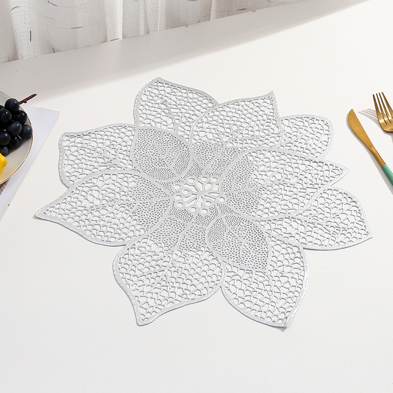 Copo de nieve de Navidad transfronterizo mantel de pvc decoración de restaurante de Navidad restaurante occidental bronceado tapete de mesa hueca al por mayor