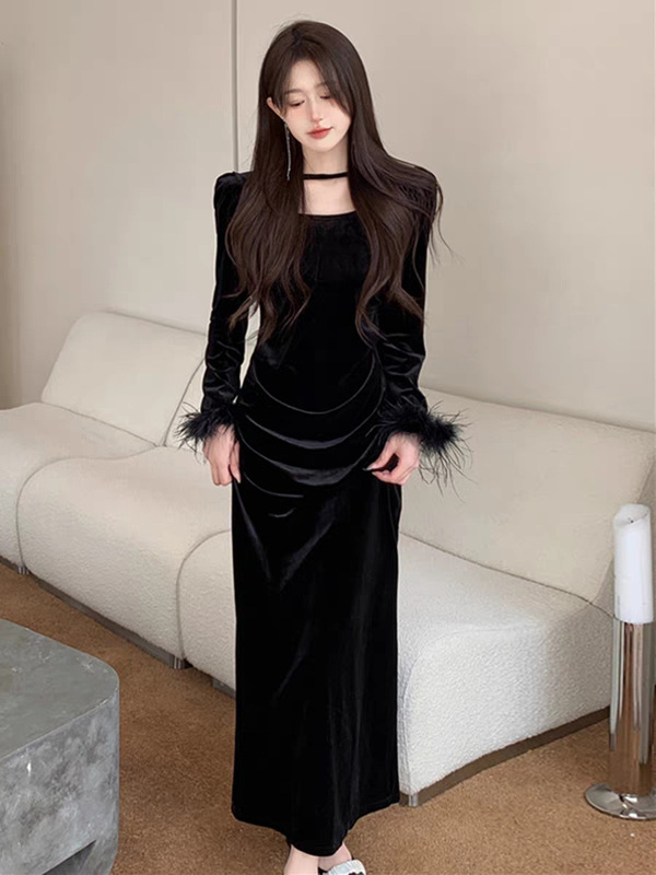 早秋黑色法式金丝绒连衣裙2025年新款女装秋季高级感收腰内搭长裙|undefined
