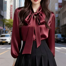 女式衬衫;连衣裙;时尚休闲套装