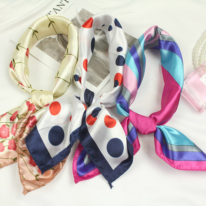 50 small square scarf South Korea professional silk scarf satin changeable winter Silk 5 yuan model fashion women's scarf chiffon wholesale
