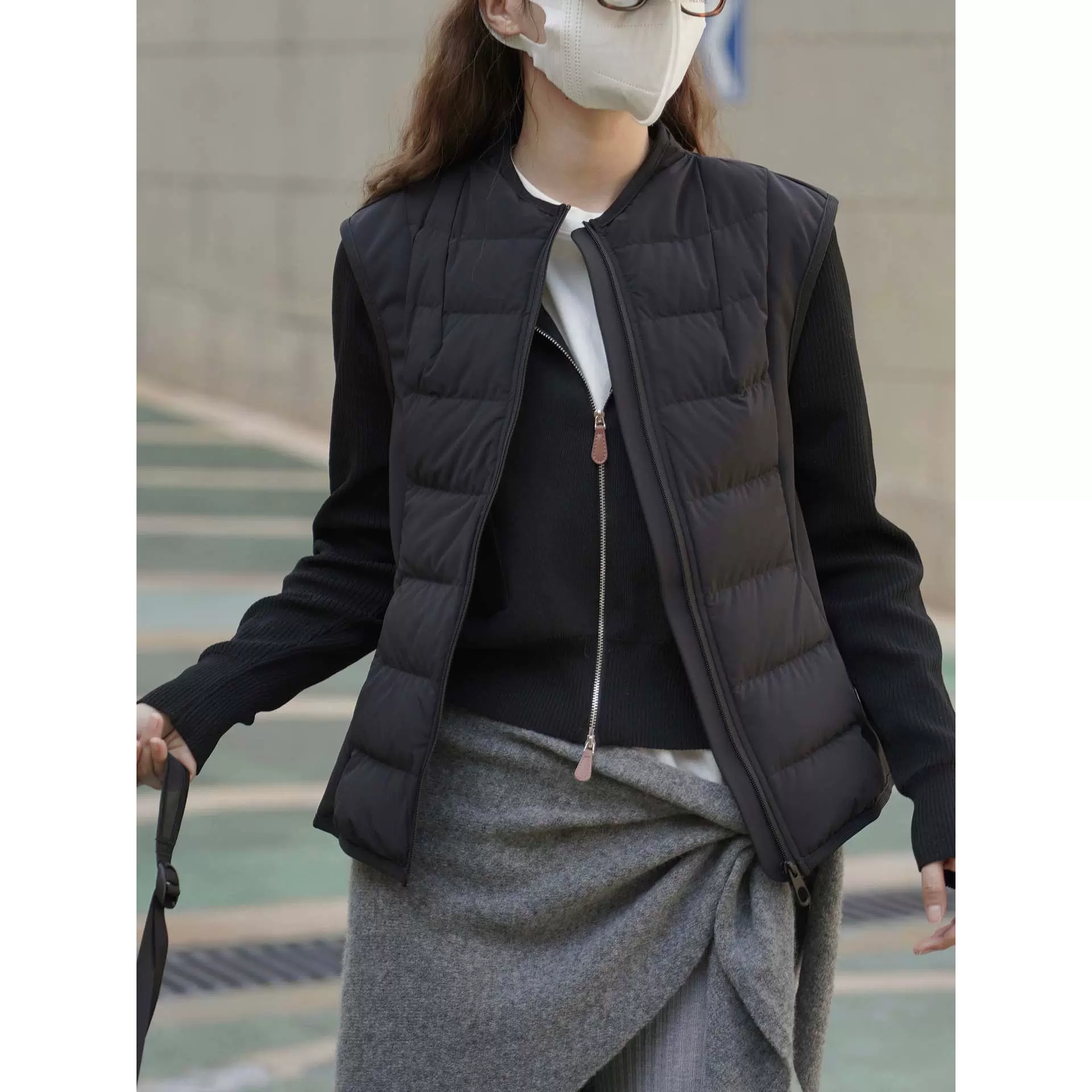 卢浮冬季新款韩版简约时髦立领拉链无袖马甲轻盈显瘦保暖上衣女