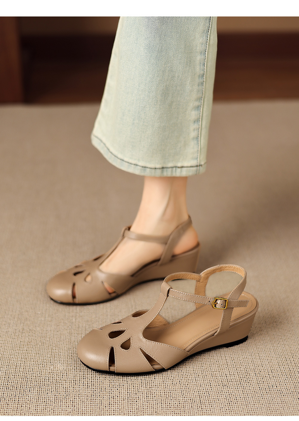Sandal nữ quai chữ T mũi kín gót nêm cao 5 cm — màu be chi tiết 5