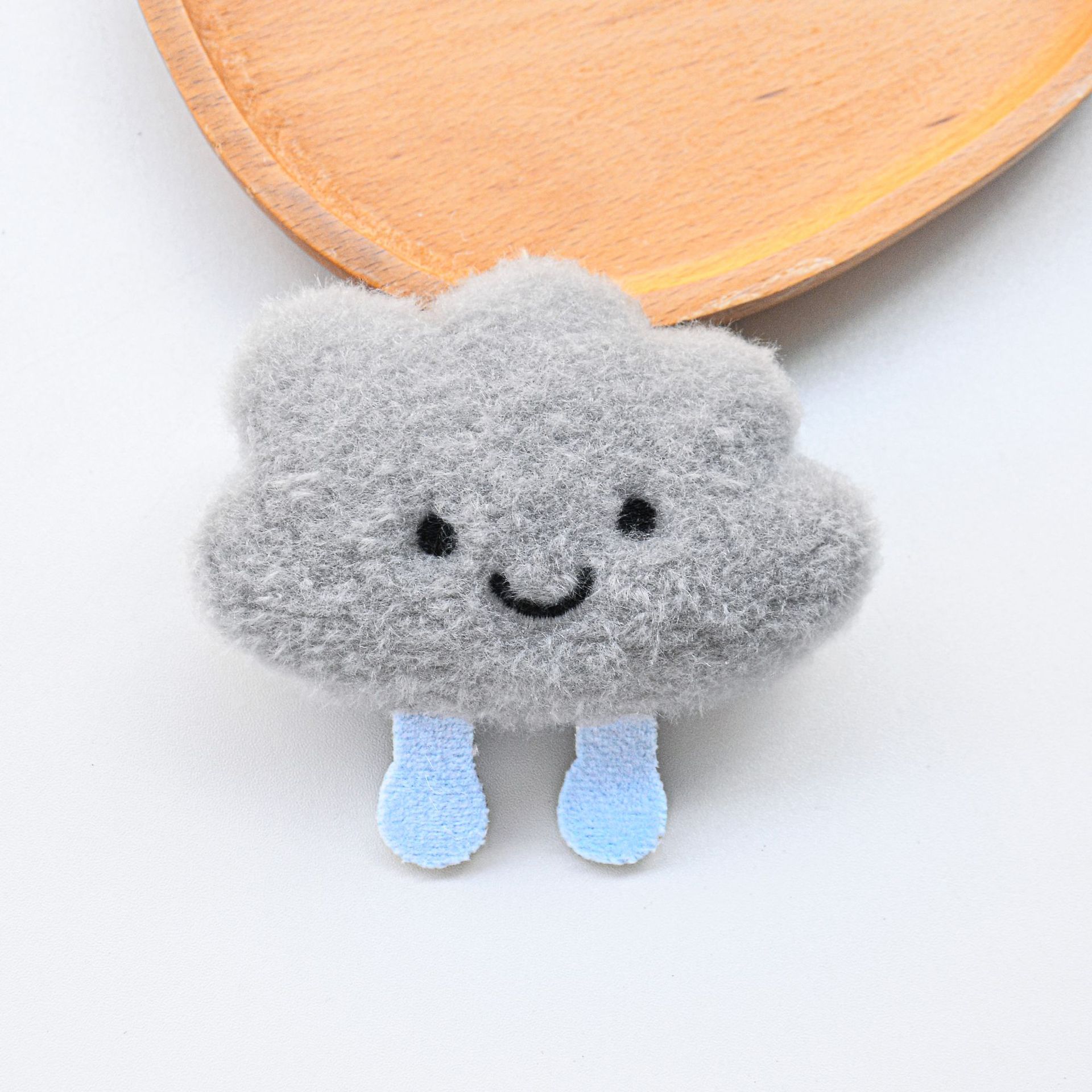 Nuevos lindos broches de peluche nubes accesorios muñecas de dibujos animados bolsos accesorios de decoración joyas DIY image 11