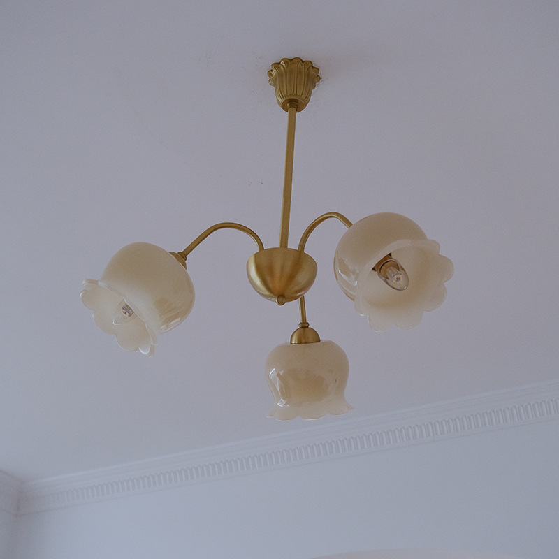 Moderno minimalista francés retro crema estilo lirio completo cobre araña dormitorio guardarropa sala de estar comedor multi-cabeza araña