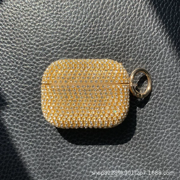 Golden diamonds with round buckles